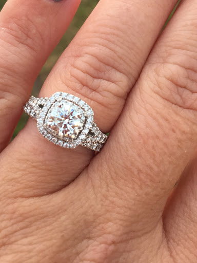 Jewelry Store «International Diamond Center», reviews and photos, 3696 Ulmerton Rd, Clearwater, FL 33762, USA