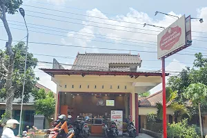 Bolen & Bakpia Simpang Lima Kediri | Pusat image