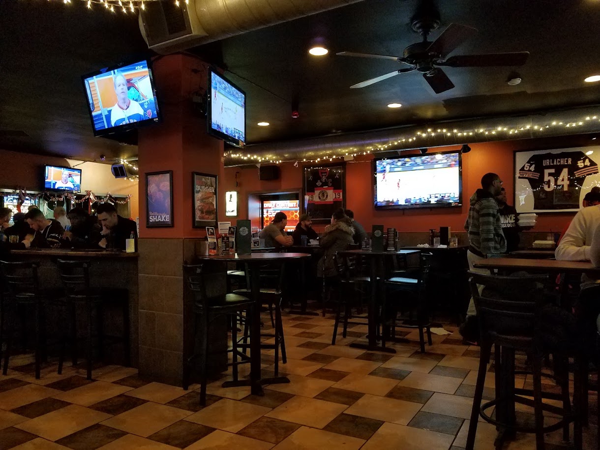 Crosstown Pub & Grill Naperville