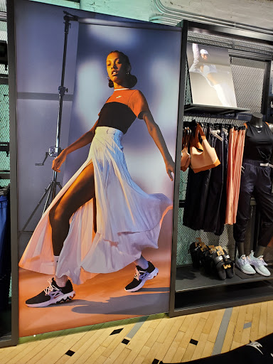 Running Store «Nike Running Bucktown», reviews and photos, 1640 N Damen Ave, Chicago, IL 60647, USA