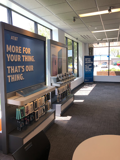 Cell Phone Store «AT&T Authorized Retailer», reviews and photos, 55 McHenry Rd, Buffalo Grove, IL 60089, USA