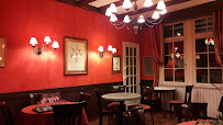 Atmosphère du Restaurant français Hotel Restaurant Salle de réunion Logis le Paris Nice à Joigny - n°13
