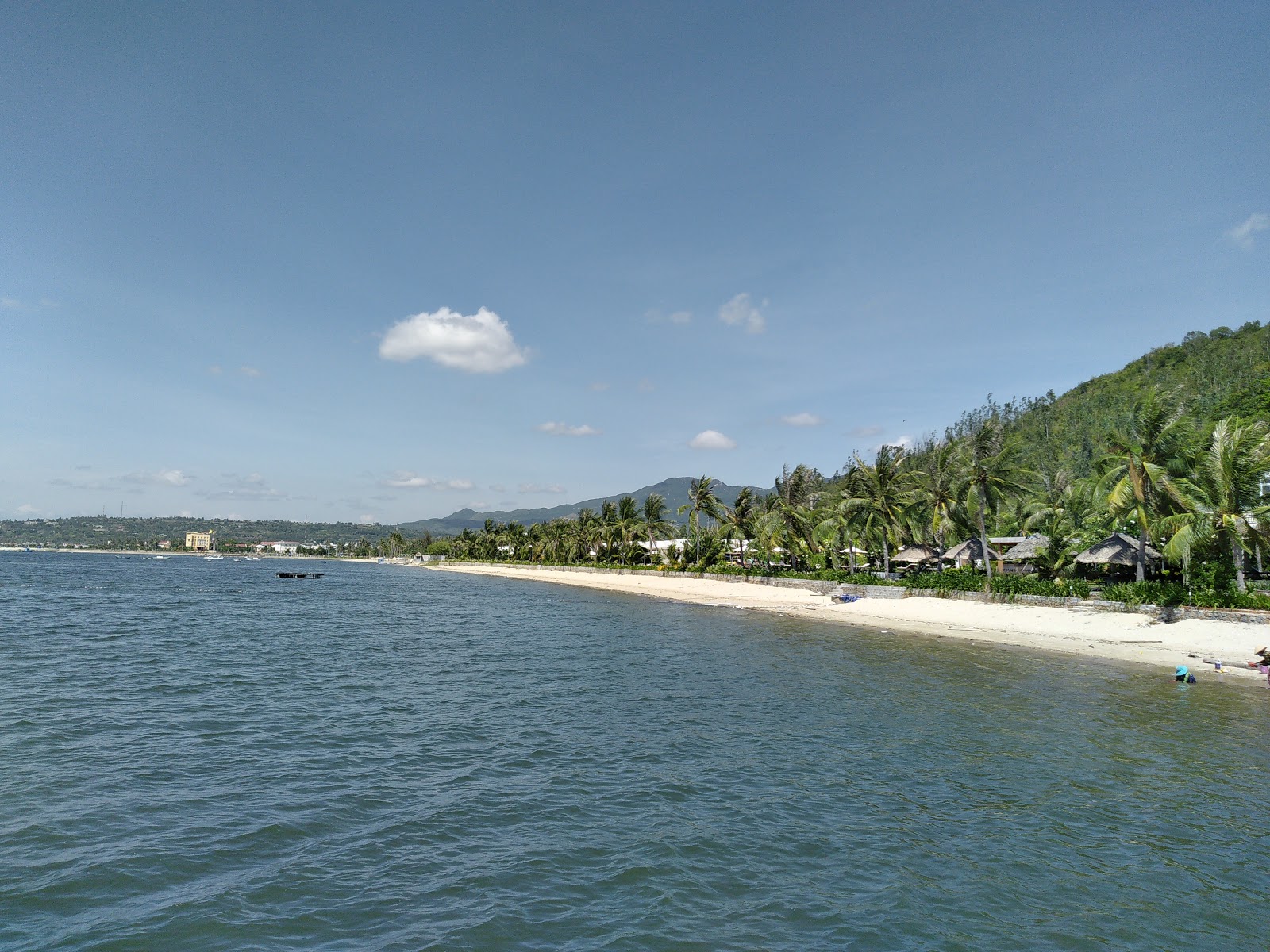 Foto de Song Cau Beach área de comodidades