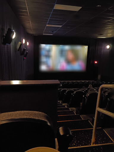 Movie Theater «Regal Cinemas New Albany 16», reviews and photos, 300 Professional Ct, New Albany, IN 47150, USA