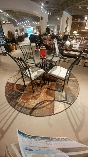 Furniture Store «Rooms To Go & Rooms To Go Kids Furniture Store - Montgomery», reviews and photos, 6810 Eastchase Pkwy Suite A, Montgomery, AL 36117, USA