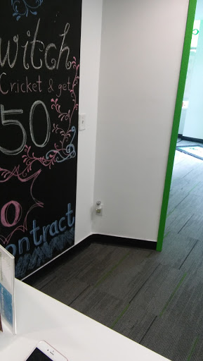 Cell Phone Store «Cricket Wireless», reviews and photos, 75 Holland St c, Somerville, MA 02144, USA