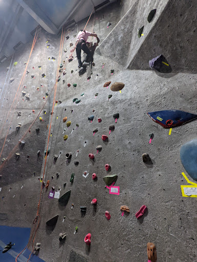 Rock Climbing Gym «Vertical Dreams - Nashua», reviews and photos, 25 E Otterson St, Nashua, NH 03060, USA