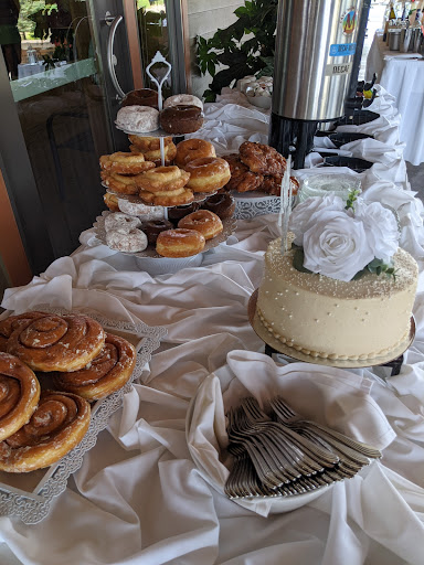 Country Club «Shadow Hills Country Club», reviews and photos, 92512 River Rd, Junction City, OR 97448, USA