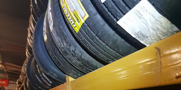 Cummins Tyres - Tyre Fitting - Tracking - Servicing