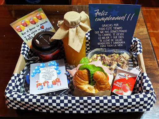 Deli Pasteles en Naranjos