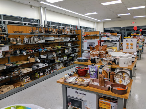 Department Store «T.J. Maxx», reviews and photos, 588 Francisco Blvd W, San Rafael, CA 94901, USA