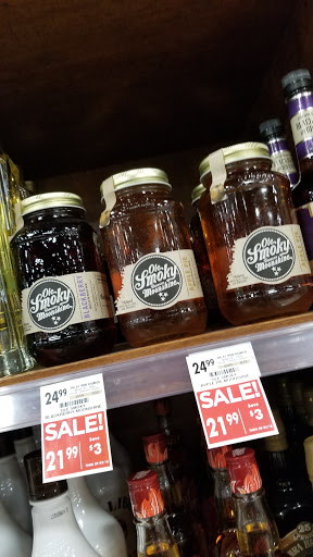 Supermarket «Giant Eagle Supermarket», reviews and photos, 6556 N Ridge Rd, Madison, OH 44057, USA