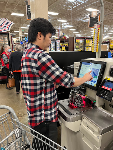 Shopping Mall «Gateway Shopping Center», reviews and photos, 9924 NE Halsey St, Portland, OR 97220, USA