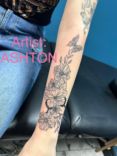 Explore hawaiian tattoos ideas, creative tattoo ideas in Foley, available at Symbolic Ink Tattoo Studio