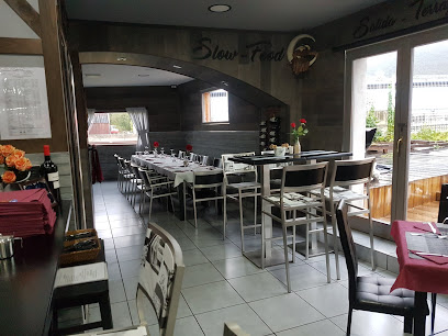 RioMar - Bar - Restaurante. Especialidades en carn - Calle Carretera General, N° 17, 39560 Unquera, Cantabria, Spain