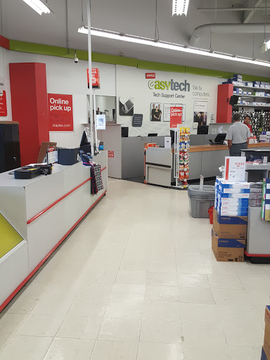 Office Supply Store «Staples», reviews and photos, 101 W Vine St, Kissimmee, FL 34741, USA