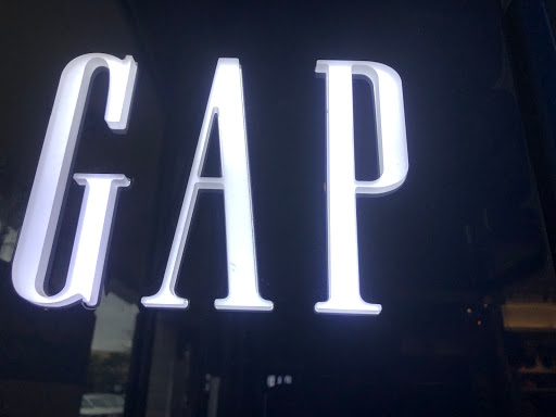 Clothing Store «Gap», reviews and photos, 6121 Fashion Dr, Nanuet, NY 10954, USA