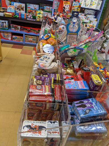 Toy Store «Alakazam Toys & Gifts», reviews and photos, 100 E Main St, Charlottesville, VA 22902, USA