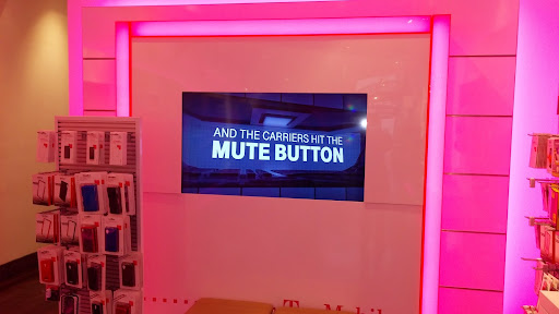 Cell Phone Store «T-Mobile», reviews and photos, 1415 Oviedo Marketplace Blvd, Oviedo, FL 32765, USA