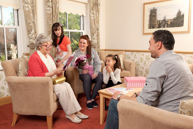 Comments and reviews of Montrose Care Home in Watford