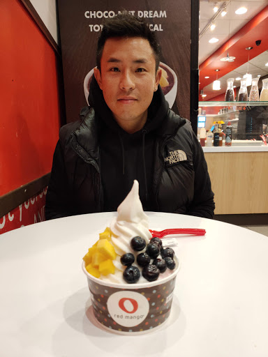 Frozen Yogurt Shop «Red Mango», reviews and photos, 61-47 188th St, Fresh Meadows, NY 11365, USA