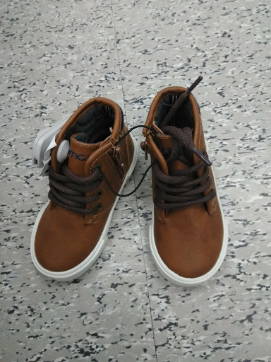 Clothing Store «Ross Dress for Less», reviews and photos, 4311 Norfolk Pkwy, West Melbourne, FL 32904, USA