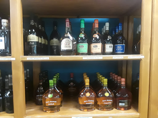 Liquor Store «Majestic Spirits-Wine & Liquor», reviews and photos, 3705 Malco Way, Memphis, TN 38125, USA