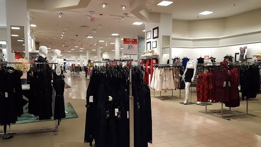 Shopping Mall «Mayfair», reviews and photos, 2500 N Mayfair Rd, Wauwatosa, WI 53226, USA