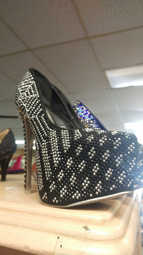 Thrift Store «Community Help Services Thrift Shop», reviews and photos, 1848 N Highland Ave, Clearwater, FL 33755, USA