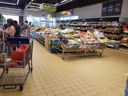 Supermarket «ALDI», reviews and photos, 1365 Lee St, Des Plaines, IL 60018, USA