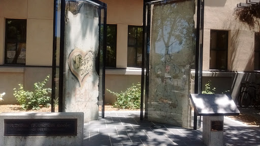 Historical Landmark «Berlin Wall», reviews and photos, 585 Franklin St, Mountain View, CA 94041, USA