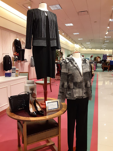 Department Store «Von Maur», reviews and photos, 2 Fountain Grass Dr, Lake St Louis, MO 63367, USA
