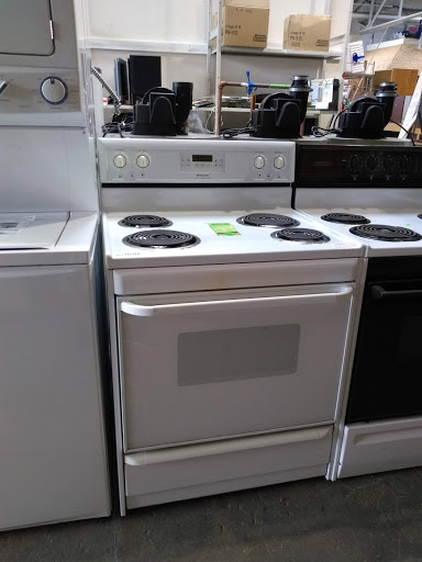 Donations Center «Milwaukee Habitat for Humanity ReStore», reviews and photos