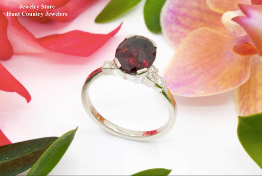 Jewelry Store «Hunt Country Jewelers», reviews and photos, 105 E Main St, Purcellville, VA 20132, USA