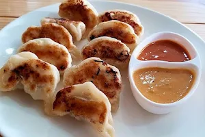 THE CLASSIC MOMOS image
