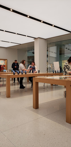 Computer Store «Apple Jordan Creek», reviews and photos, 101 Jordan Creek Pkwy, West Des Moines, IA 50266, USA