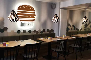 Hensel Burger image