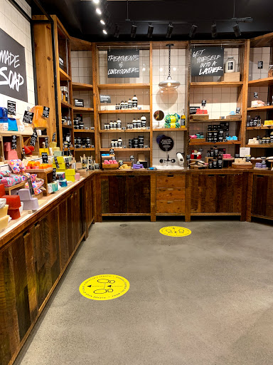 Cosmetics Store «LUSH Fresh Handmade Cosmetics», reviews and photos, 7900 Shelbyville Rd, Louisville, KY 40222, USA