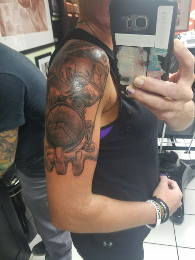 Tattoo Shop «No Egrets Tattoo Studios», reviews and photos, 1128 College St, Clarksville, TN 37040, USA