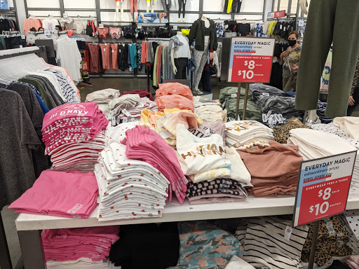 Clothing Store «Old Navy», reviews and photos, 12090 Lakewood Blvd, Downey, CA 90242, USA