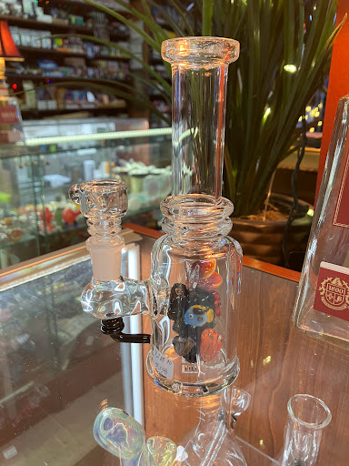 Tobacco Shop «Kittery Discount Smoke Shop», reviews and photos, 99 State Rd, Kittery, ME 03904, USA