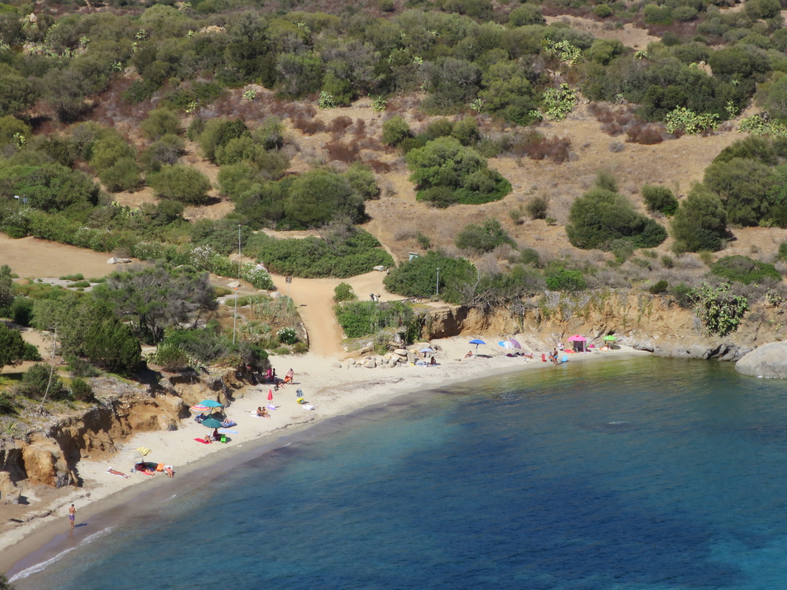 Porto Luna'in fotoğrafı küçük koy ile birlikte
