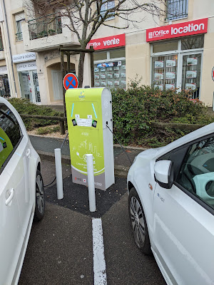 SyDEV Charging Station à Les Sables-d'Olonne