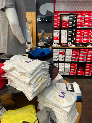 Shoe Store «PUMA», reviews and photos, 8300 Arroyo Cir c290, Gilroy, CA 95021, USA