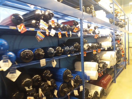 Marine Supply Store «West Marine», reviews and photos, 17641 Biscayne Blvd, Aventura, FL 33160, USA