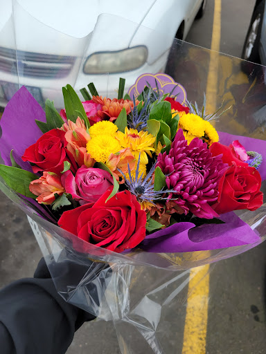 Shopping Mall «Gateway Shopping Center», reviews and photos, 9924 NE Halsey St, Portland, OR 97220, USA