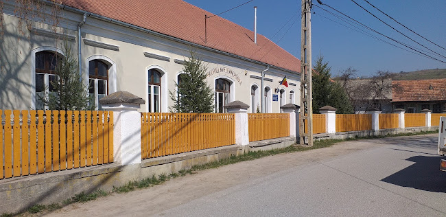 Opinii despre ŞCOALA GENERALĂ MÁRTON ÁRON în Sândominic - Școală