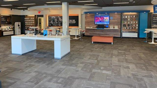 Cell Phone Store «AT&T», reviews and photos, 233 W Avalon Ave, Muscle Shoals, AL 35661, USA