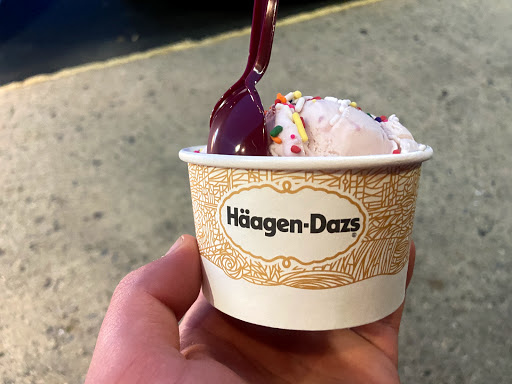 Ice Cream Shop «Häagen-Dazs® Ice Cream Shop», reviews and photos, 79 S Livingston Ave, Livingston, NJ 07039, USA