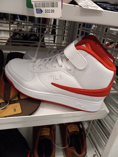 Clothing Store «Ross Dress for Less», reviews and photos, 909 N Landing Way, Renton, WA 98057, USA